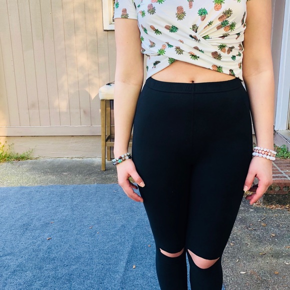 Soft High waisted Black Leggings up to 3X - Picture 2 of 3